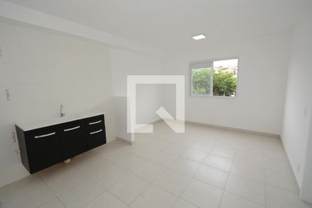 Sala/Cozinha de apartamento para alugar com 1 quarto, 32m² em Jardim Itacolomi, São Paulo