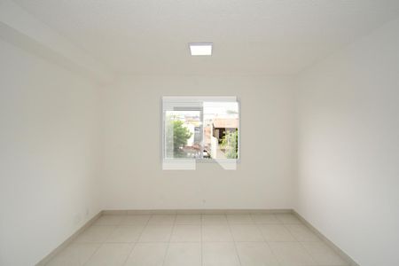 Sala/Cozinha de apartamento para alugar com 1 quarto, 32m² em Jardim Itacolomi, São Paulo