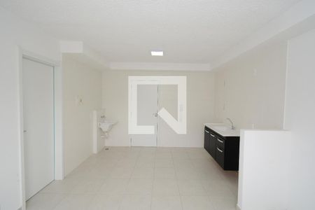 Sala/Cozinha de apartamento para alugar com 1 quarto, 32m² em Jardim Itacolomi, São Paulo