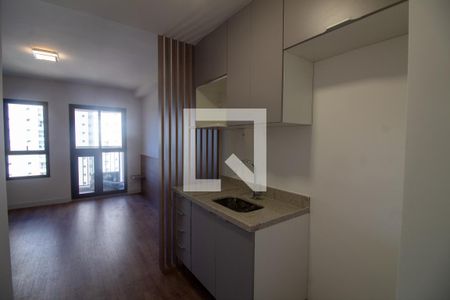 Cozinha de kitnet/studio para alugar com 1 quarto, 28m² em Campo Belo, São Paulo