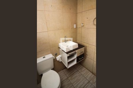 Casa à venda com 580m², 3 quartos e 7 vagas Casa à venda com 580m², 3 quartos e 7 vagasBanheiro 2