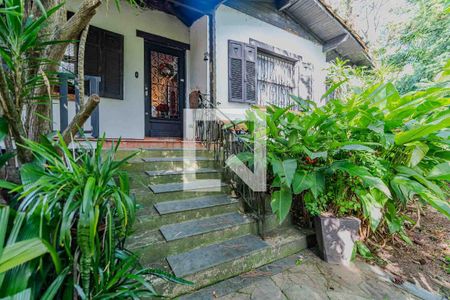 Casa à venda com 1028m², 4 quartos e 4 vagas Casa à venda com 1028m², 4 quartos e 4 vagasÁrea externa