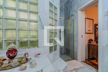 Casa à venda com 1028m², 4 quartos e 4 vagas Casa à venda com 1028m², 4 quartos e 4 vagasBanheiro do Quarto 1