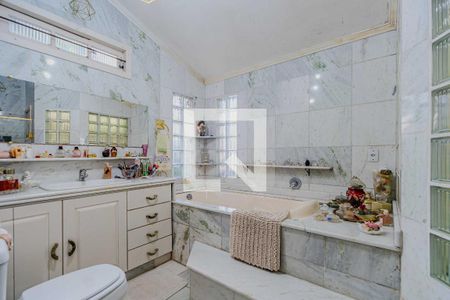 Casa à venda com 1028m², 4 quartos e 4 vagas Casa à venda com 1028m², 4 quartos e 4 vagasBanheiro do Quarto 1