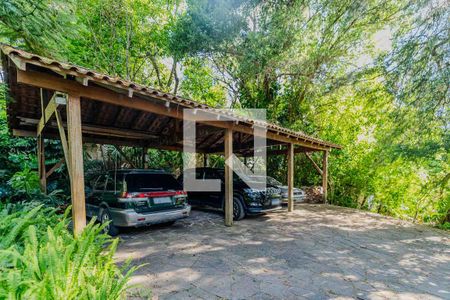 Casa à venda com 1028m², 4 quartos e 4 vagas Casa à venda com 1028m², 4 quartos e 4 vagasÁrea externa