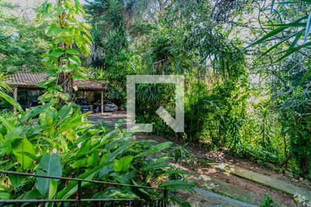 Casa à venda com 1028m², 4 quartos e 4 vagas Casa à venda com 1028m², 4 quartos e 4 vagasÁrea externa