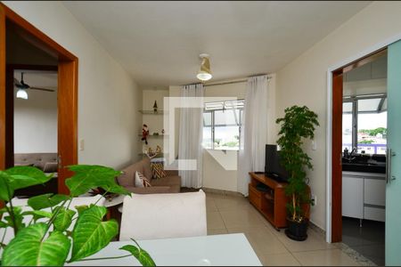 Sala de apartamento para alugar com 2 quartos, 60m² em Santa Ines, Belo Horizonte