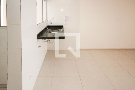 Cozinha de apartamento para alugar com 2 quartos, 34m² em Jardim Vila Formosa, São Paulo