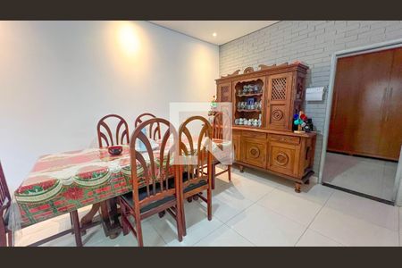 Sala de casa à venda com 4 quartos, 140m² em Carlos Prates, Belo Horizonte