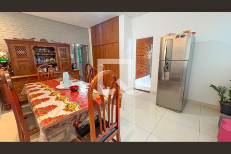 Sala de casa à venda com 4 quartos, 140m² em Carlos Prates, Belo Horizonte