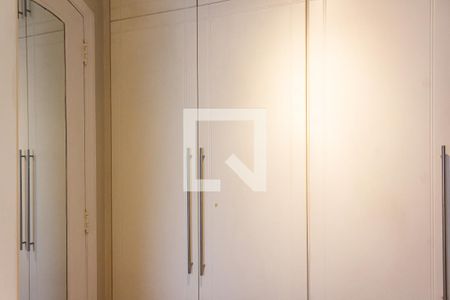 Apartamento à venda com 167m², 3 quartos e 2 vagas Apartamento à venda com 167m², 3 quartos e 2 vagasCloset da suíte