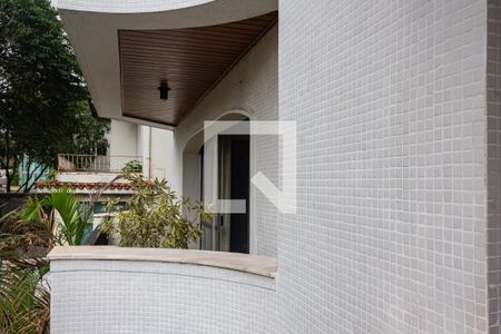 Apartamento à venda com 167m², 3 quartos e 2 vagas Apartamento à venda com 167m², 3 quartos e 2 vagasVaranda