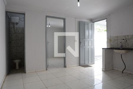 Sala/Cozinha de casa para alugar com 2 quartos, 70m² em Parque Amazonia, Goiânia