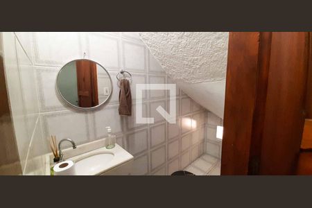 Casa para alugar com 272m², 5 quartos e 6 vagas Casa para alugar com 272m², 5 quartos e 6 vagasLavabo 1