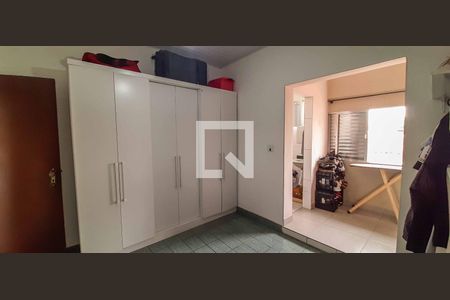 Casa para alugar com 272m², 5 quartos e 6 vagas Casa para alugar com 272m², 5 quartos e 6 vagasSuíte 2