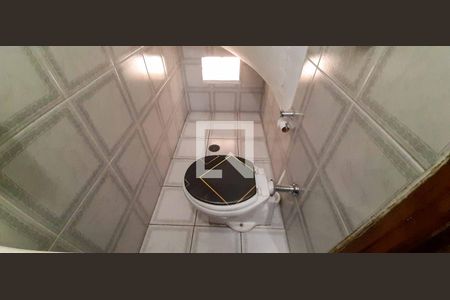 Casa para alugar com 272m², 5 quartos e 6 vagas Casa para alugar com 272m², 5 quartos e 6 vagasLavabo 2