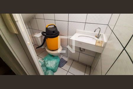 Casa para alugar com 272m², 5 quartos e 6 vagas Casa para alugar com 272m², 5 quartos e 6 vagasLavabo 2