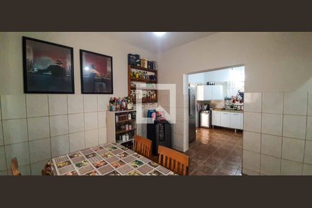 Casa para alugar com 272m², 5 quartos e 6 vagas Casa para alugar com 272m², 5 quartos e 6 vagasCopa