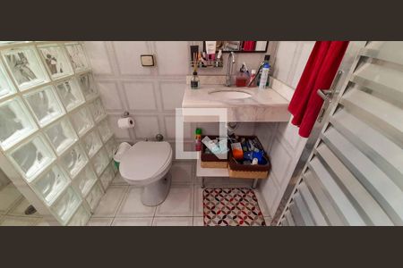 Casa para alugar com 272m², 5 quartos e 6 vagas Casa para alugar com 272m², 5 quartos e 6 vagasBanheiro da Suíte 1