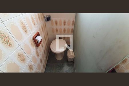 Casa para alugar com 272m², 5 quartos e 6 vagas Casa para alugar com 272m², 5 quartos e 6 vagasBanheiro do Quarto 2