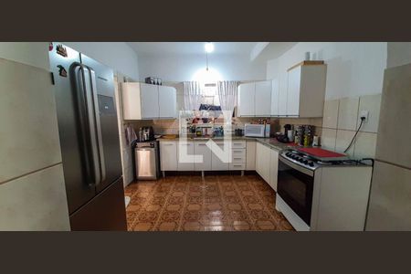 Casa para alugar com 272m², 5 quartos e 6 vagas Casa para alugar com 272m², 5 quartos e 6 vagasCozinha