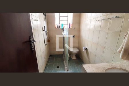 Casa para alugar com 272m², 5 quartos e 6 vagas Casa para alugar com 272m², 5 quartos e 6 vagasBanheiro do Quarto 1