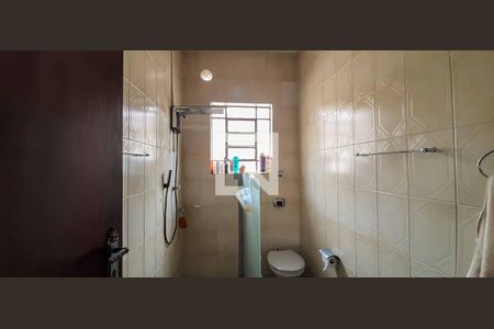 Casa para alugar com 272m², 5 quartos e 6 vagas Casa para alugar com 272m², 5 quartos e 6 vagasBanheiro do Quarto 1