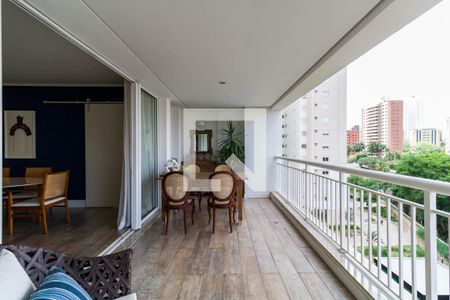 Sacada/Sala de apartamento à venda com 3 quartos, 141m² em Jardim Monte Kemel, São Paulo