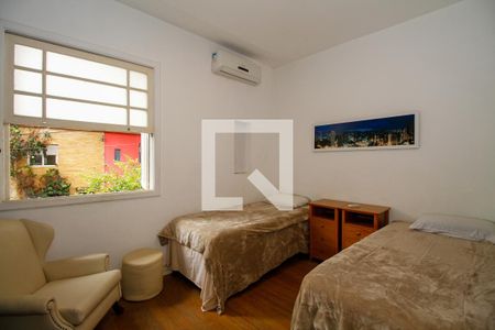 Quarto de casa à venda com 2 quartos, 110m² em Pinheiros, São Paulo