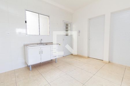 Sala e Cozinha de apartamento para alugar com 2 quartos, 48m² em Vila Ré, São Paulo