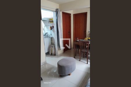 Sala de apartamento para alugar com 2 quartos, 36m² em Brás de Pina, Rio de Janeiro