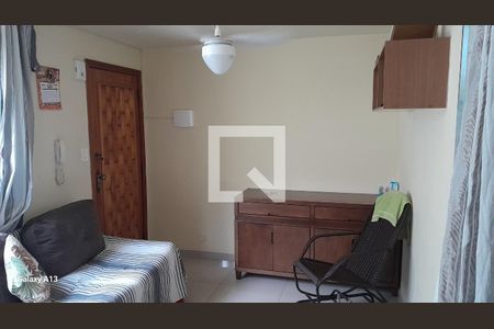 Sala de apartamento para alugar com 2 quartos, 36m² em Brás de Pina, Rio de Janeiro