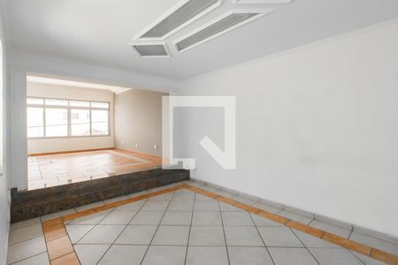 Sala de casa à venda com 3 quartos, 140m² em Vila Londrina, São Paulo