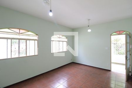 Sala de casa para alugar com 4 quartos, 200m² em Venda Nova, Belo Horizonte