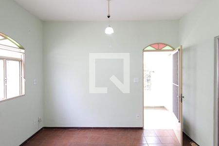 Sala de casa para alugar com 4 quartos, 200m² em Venda Nova, Belo Horizonte