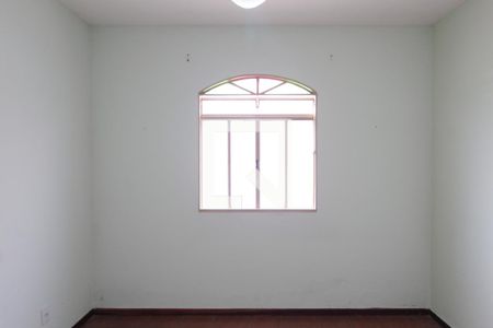 Quarto 1 de casa para alugar com 4 quartos, 200m² em Venda Nova, Belo Horizonte