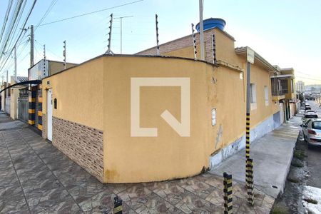 Casa à venda com 176m², 3 quartos e 2 vagas Casa à venda com 176m², 3 quartos e 2 vagasFachada