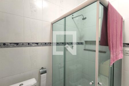 Casa à venda com 176m², 3 quartos e 2 vagas Casa à venda com 176m², 3 quartos e 2 vagasBanheiro