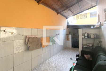 Casa à venda com 176m², 3 quartos e 2 vagas Casa à venda com 176m², 3 quartos e 2 vagasÁrea de serviço