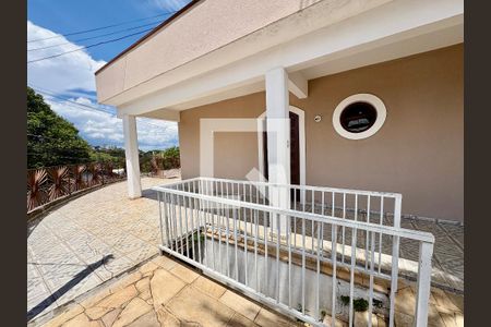 Casa à venda com 206m², 3 quartos e 3 vagas Casa à venda com 206m², 3 quartos e 3 vagasQuintal