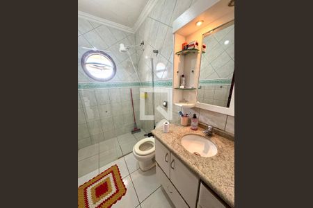 Casa à venda com 206m², 3 quartos e 3 vagas Casa à venda com 206m², 3 quartos e 3 vagasBanheiro Social