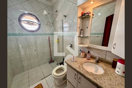 Casa à venda com 206m², 3 quartos e 3 vagas Casa à venda com 206m², 3 quartos e 3 vagasBanheiro Social