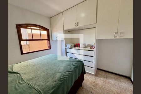 Casa à venda com 206m², 3 quartos e 3 vagas Casa à venda com 206m², 3 quartos e 3 vagasQuarto 2