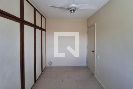 Quarto 1 de apartamento à venda com 2 quartos, 60m² em Engenhoca, Niterói