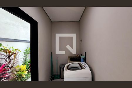 Casa de condomínio à venda com 350m², 3 quartos e 4 vagas Casa de condomínio à venda com 350m², 3 quartos e 4 vagasÁrea de Serviçoa