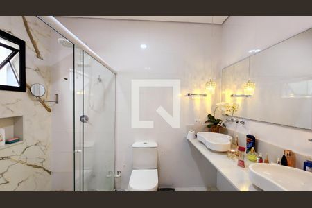 Casa de condomínio à venda com 350m², 3 quartos e 4 vagas Casa de condomínio à venda com 350m², 3 quartos e 4 vagasBanheiro Quarto 03