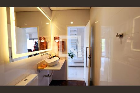 Casa de condomínio à venda com 350m², 3 quartos e 4 vagas Casa de condomínio à venda com 350m², 3 quartos e 4 vagasLavabo