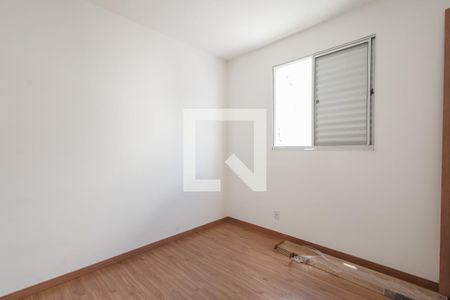 Quarto 2 de apartamento para alugar com 2 quartos, 44m² em Jardim Gurilândia, Taubaté