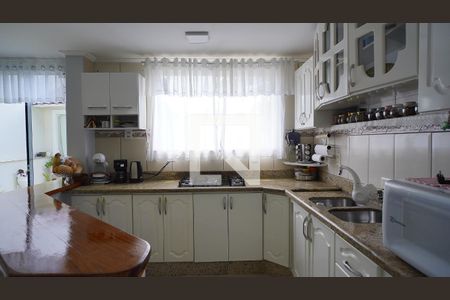 Cozinha de casa à venda com 4 quartos, 234m² em Jardim Itu, Porto Alegre