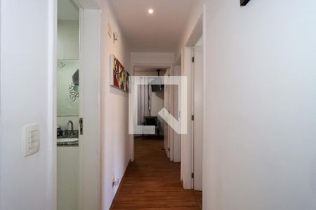 Corredor de apartamento à venda com 3 quartos, 70m² em Jardim Henriqueta, Taboão da Serra